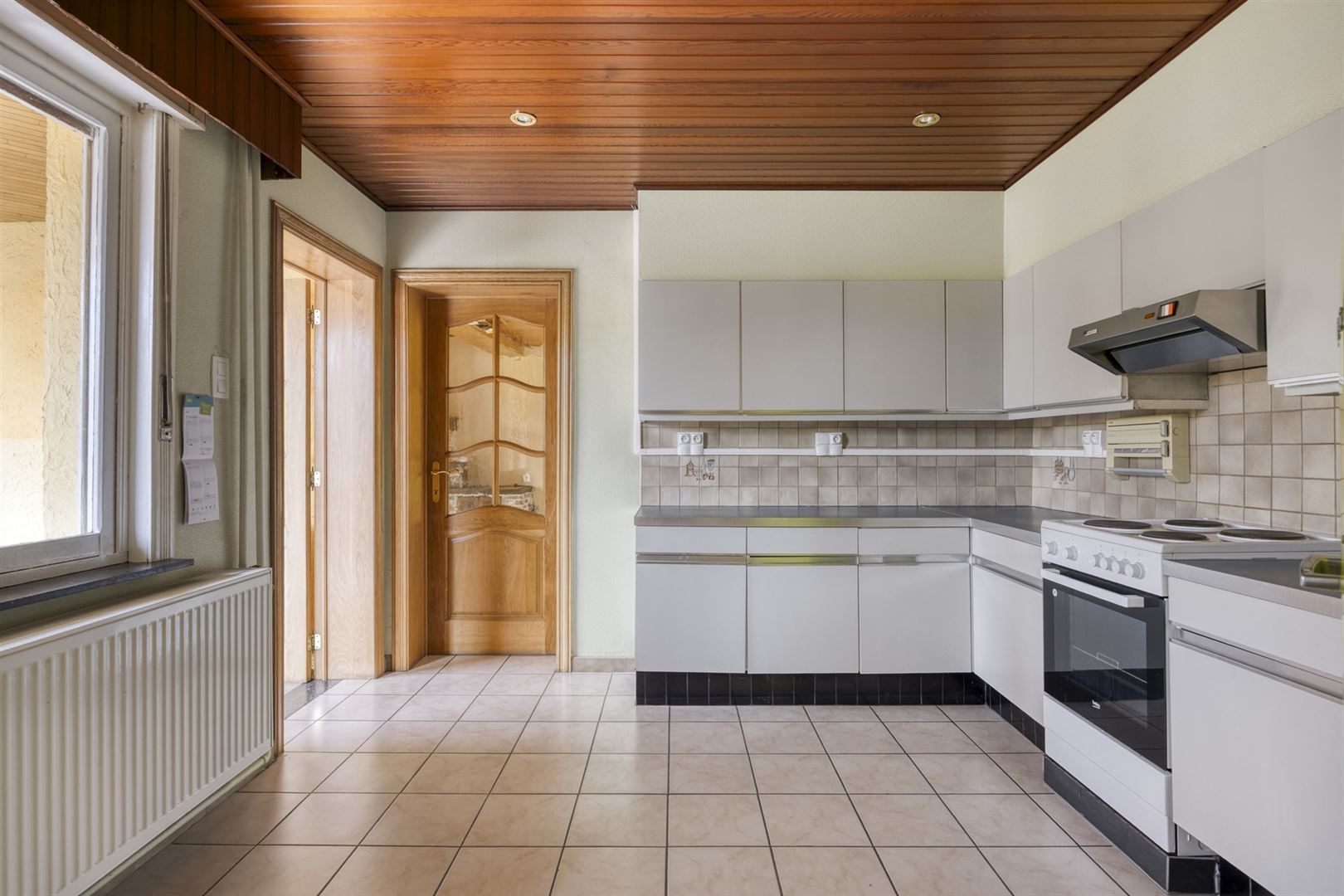 TE KOOP: Woning met 3 slaapkamers op breed perceel! foto 4