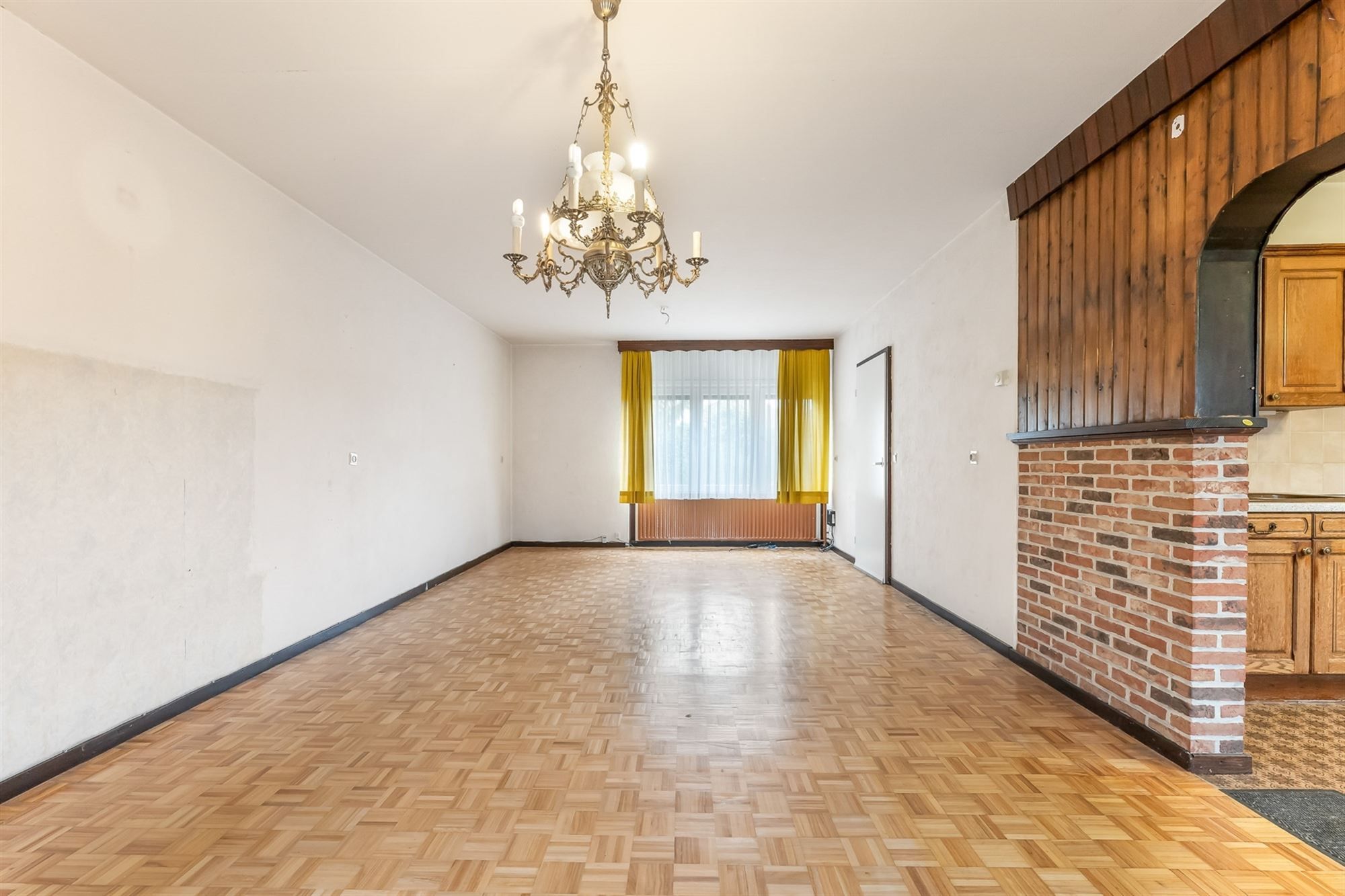 OP TE FRISSEN WONING MET 3 SLAAPKAMERS UITERST GUNSTIG GELEGEN OP EEN PERCEEL VAN 8ARE TE TESSENDERLO foto 3