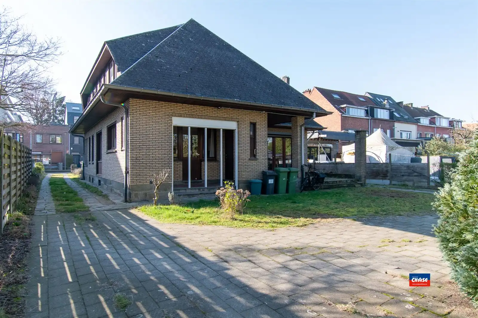 Ruime open gezinswoning met tuin en twee garageboxen  foto 4