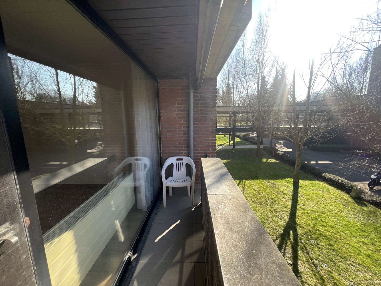 Instapklare, gerenoveerde serviceflat in een rustige en groene omgeving foto 15
