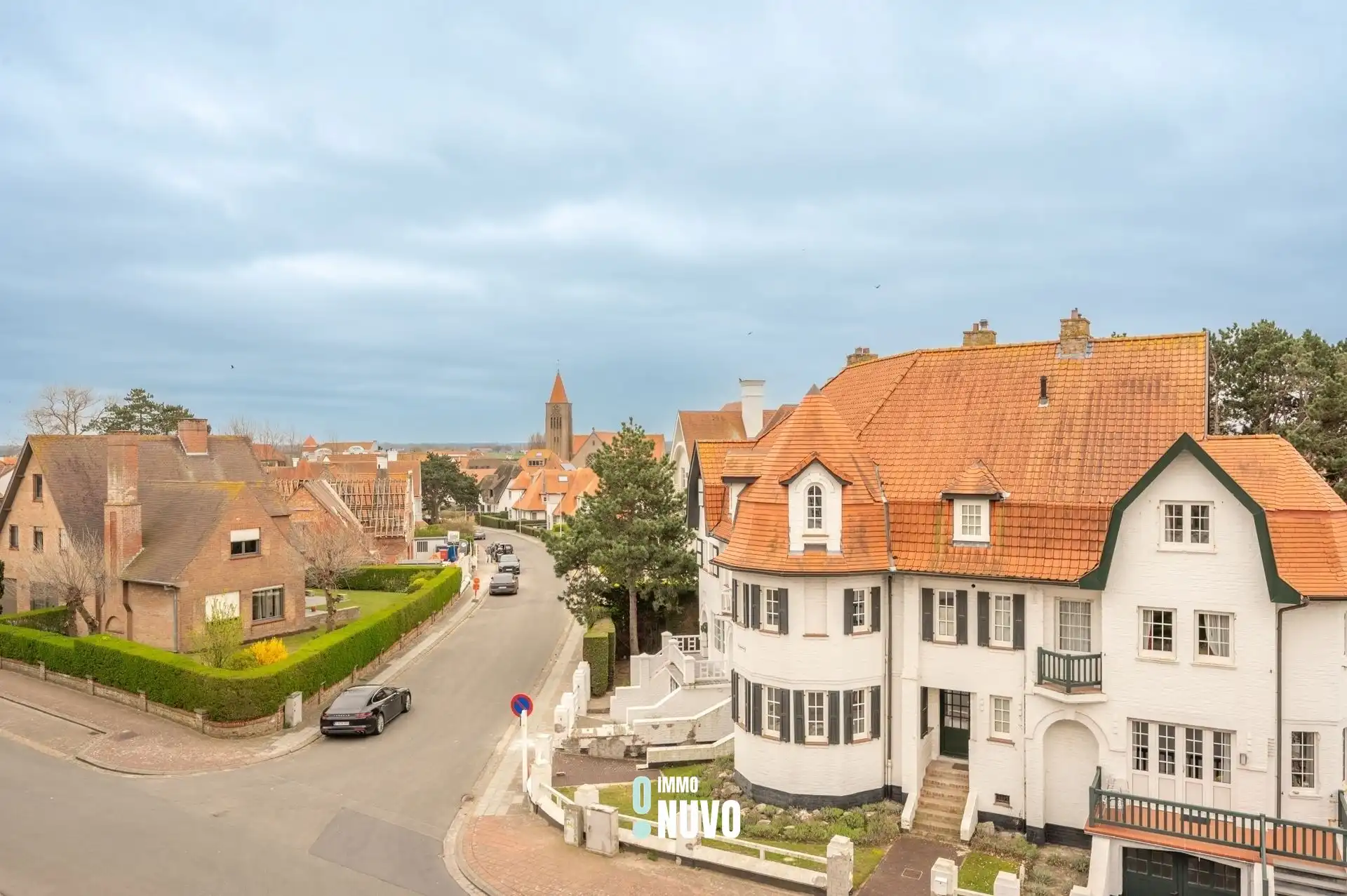Hoofdfoto van de publicatie: Villa