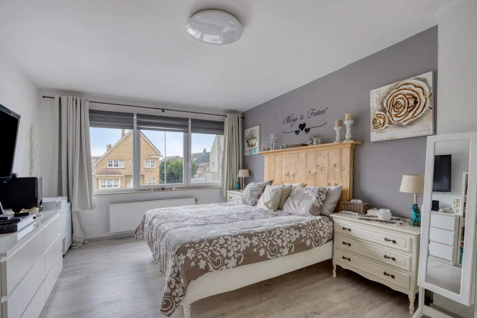 Ruime gezinswoning in rustige centrumligging foto 16