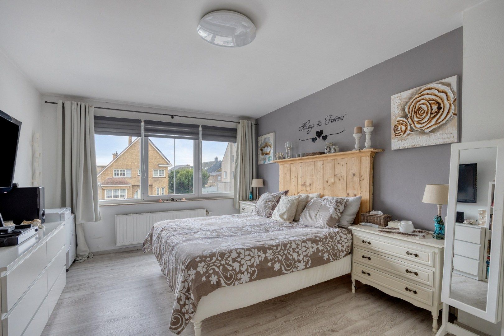 Ruime gezinswoning in rustige centrumligging foto 16