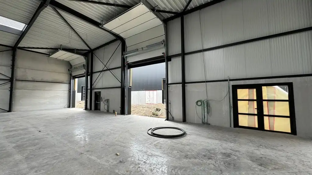 Nieuwbouw loods te huur in Buggenhout foto 6