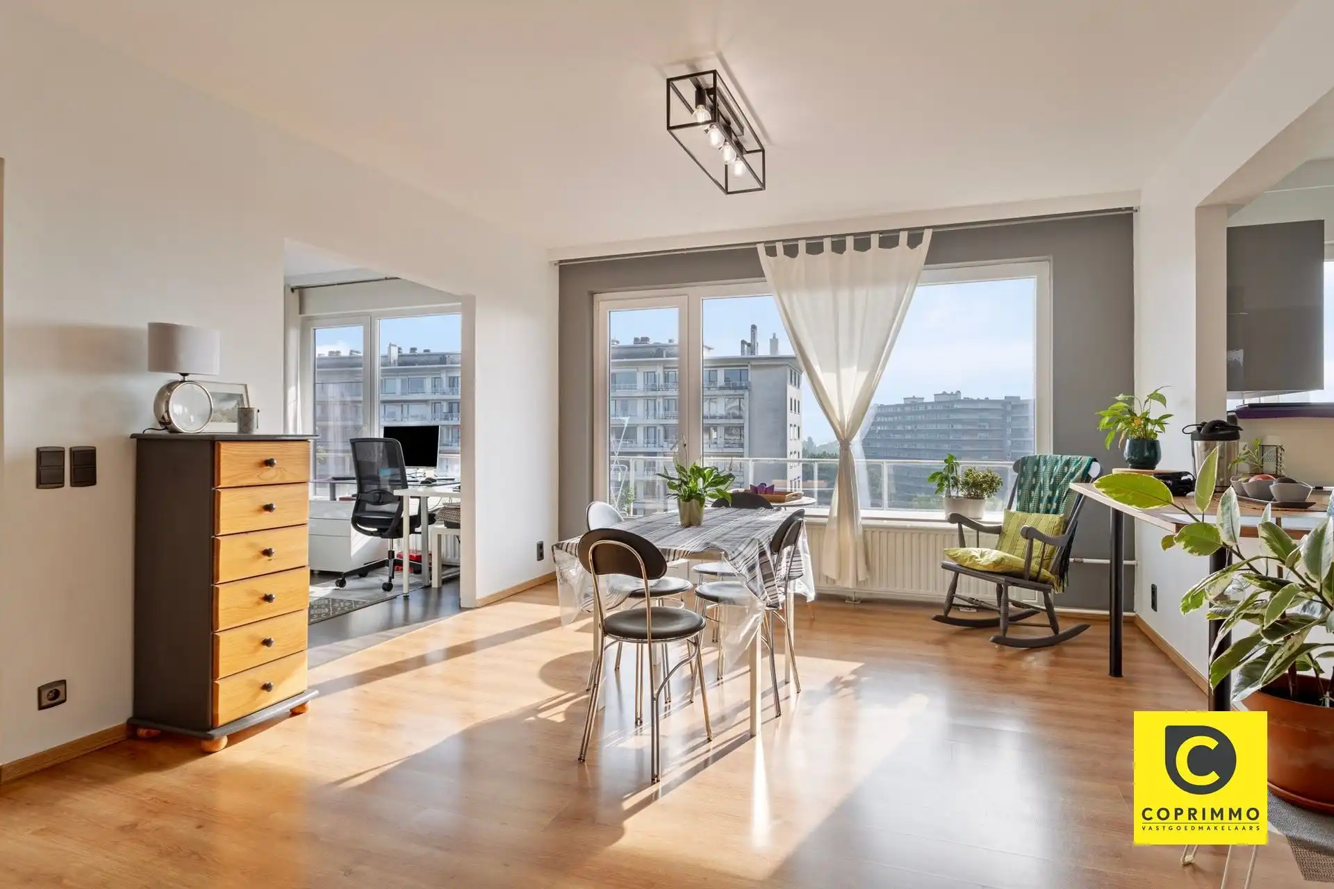 Leuk 1 à 2 slaapkamer appartement met terras! foto 3