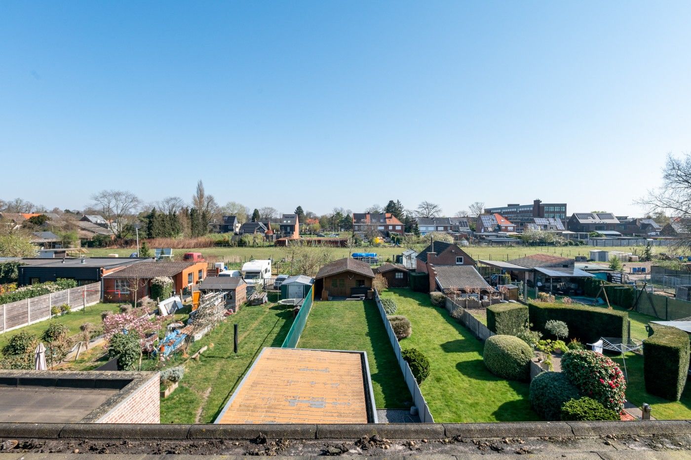 Te renoveren woning met 2 à 3 slpk., inpandige garage, dubbele garage en tuin foto 9