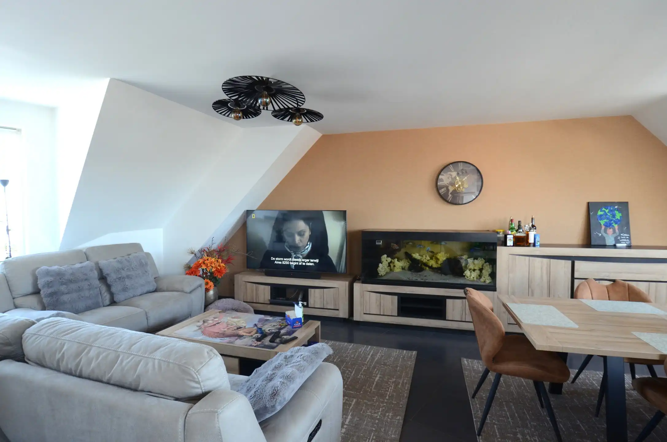 Dakappartement met ruim terras foto 2