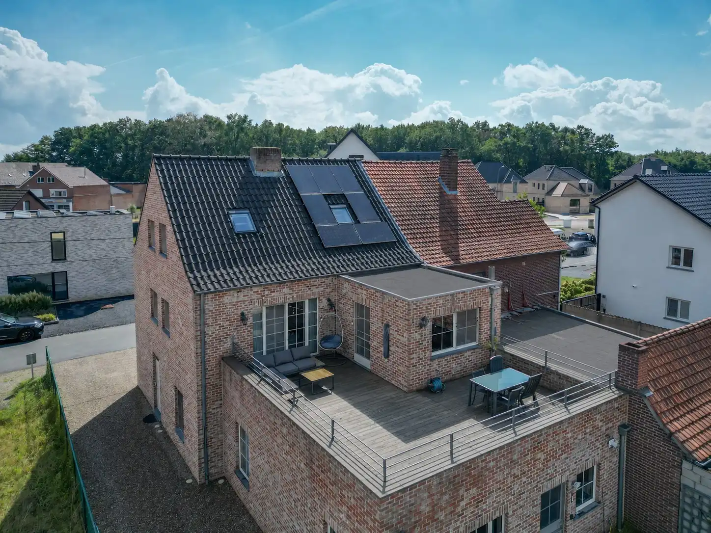 RUIM DUPLEXAPPPARTEMENT MET XXL TERRAS TE OPGLABBEEK foto {{pictureIndex}}