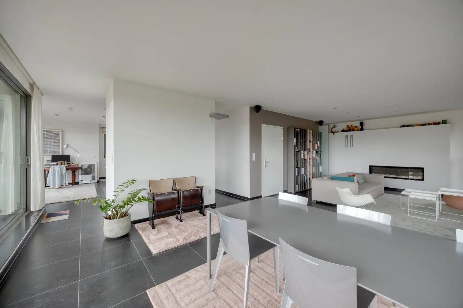 Unieke penthouse met mega-terras en schitterend zicht op de Wallen en de Basiliek van Tongeren foto 9