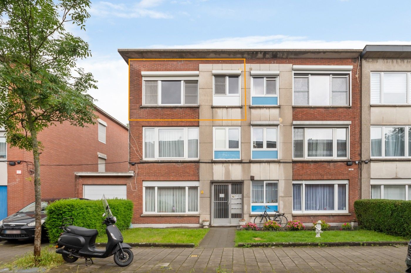 Hoofdfoto van de publicatie: Goed onderhouden, instapklaar appt. op 2e verd. met 3 slpk., balkon en kelderberging