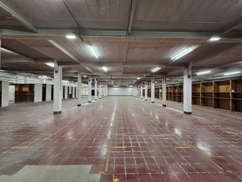 Magazijn te huur foto 3