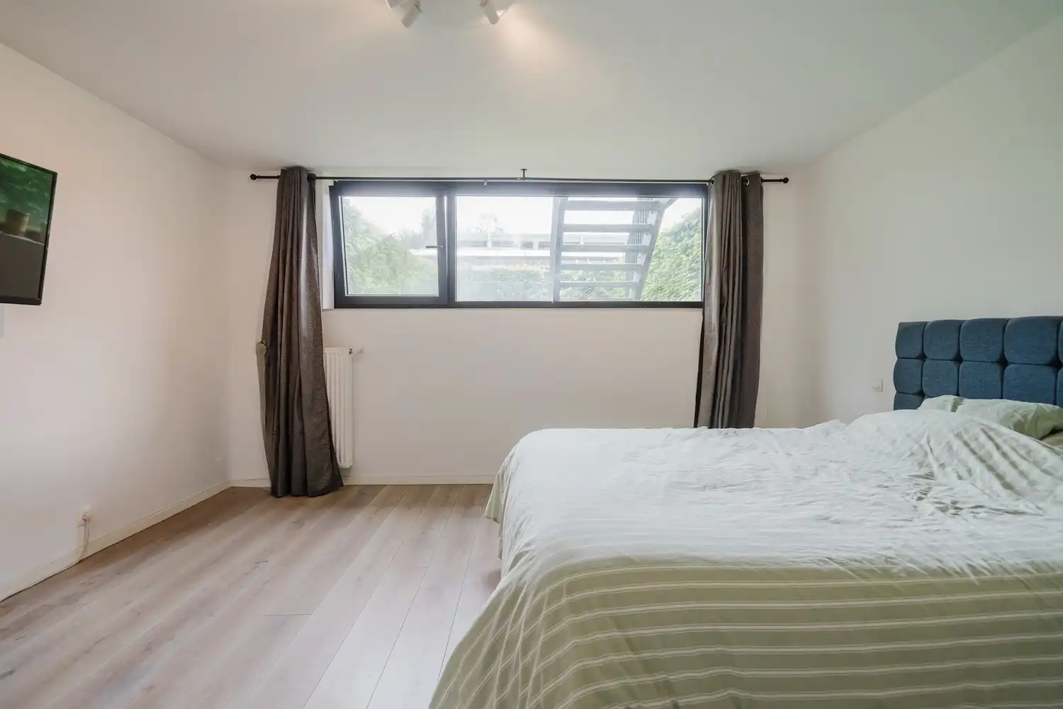 BIJZONDERE LOFT MET PRIVÉTUIN EN ZWEMBAD foto 13