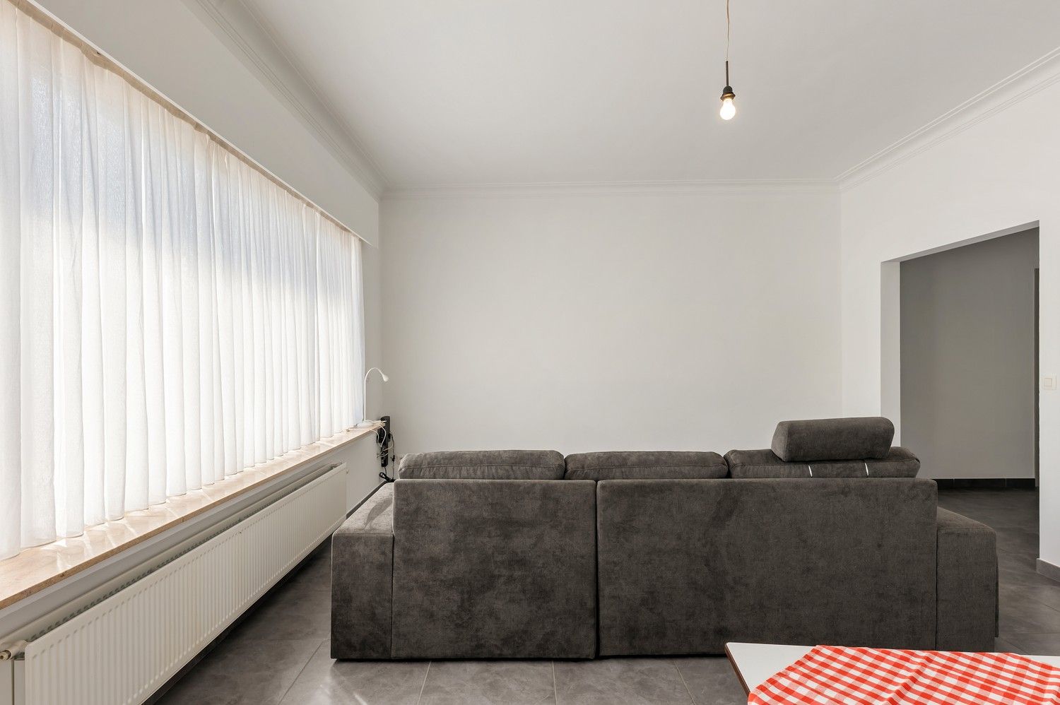 Gerenoveerd gelijkvloersappartement met twee slaapkamers. foto 7