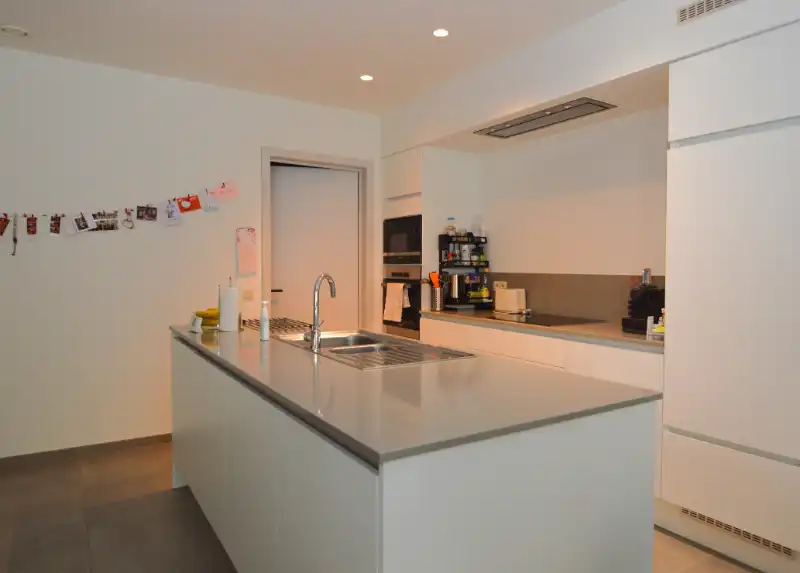 Appartement met 3 slaapkamers, terras en autostaanplaats te Boortmeerbeek. foto 6