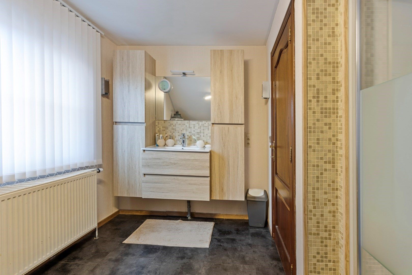 Charmante woning met veranda en mooie tuin in een rustige, landelijke omgeving foto 17