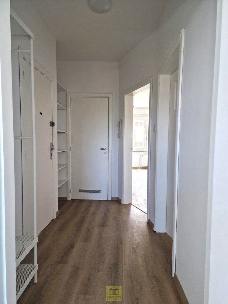 Modern en lichtrijk appartement te huur op toplocatie in Gent foto 2