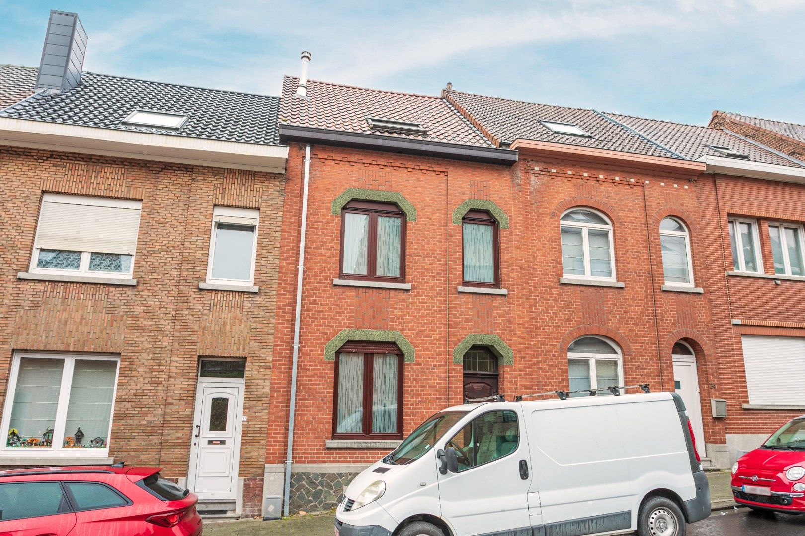 Woning met mogelijkheid tot 4 à 5 slaapkamers en tuin in Lembeek foto {{pictureIndex}}