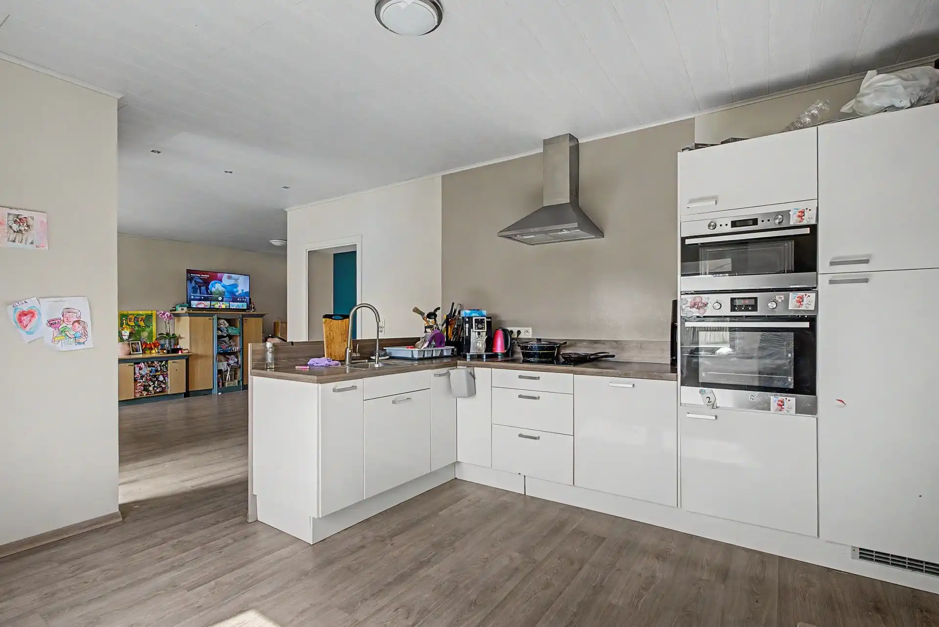 Heel ruime woning, met open zicht en grote garage/magazijn (82m²) op een perceel van 760m², te Grembergen foto 7