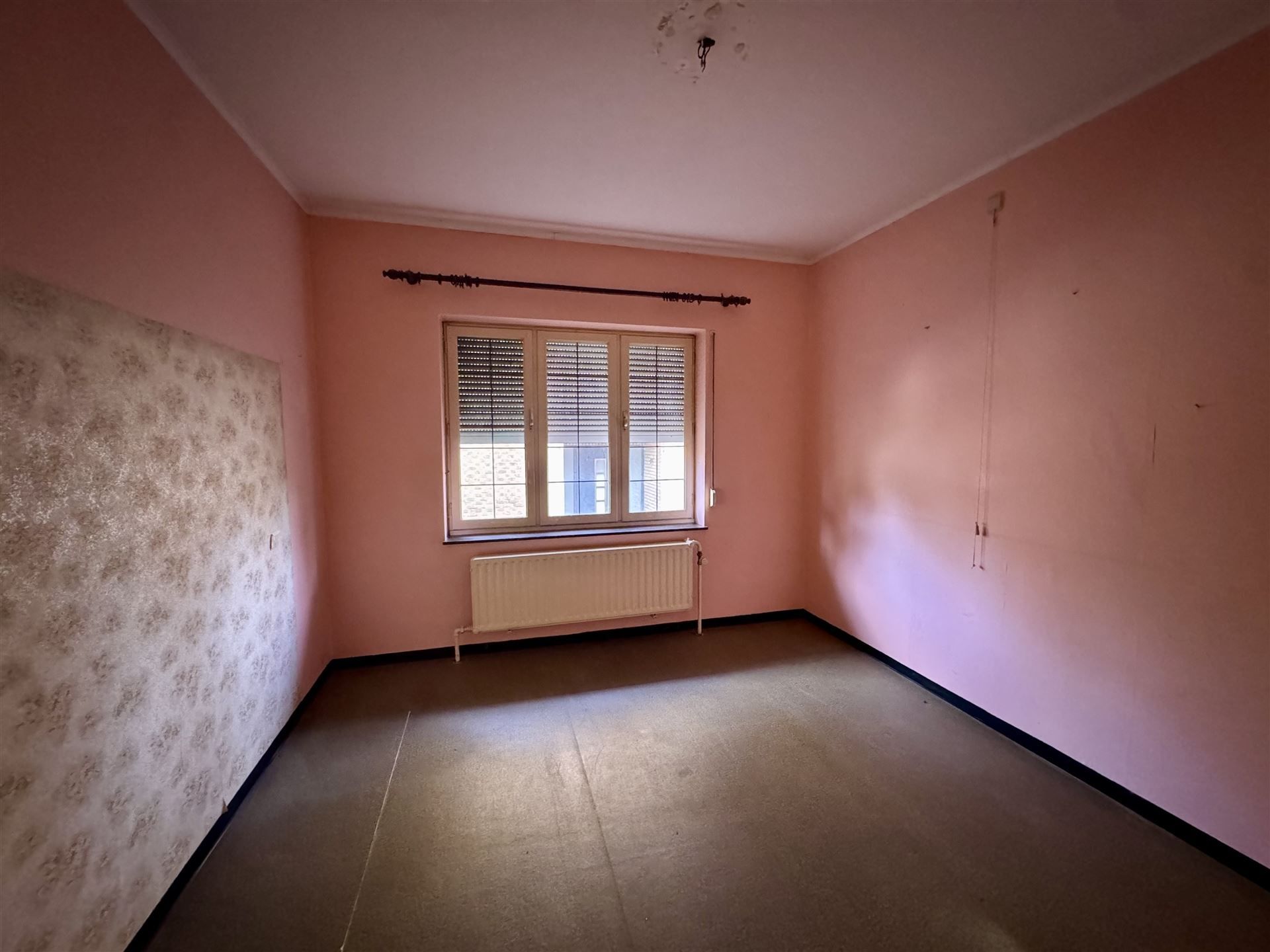 Te renoveren vrijstaande woning met 2 slaapkamers  foto 8
