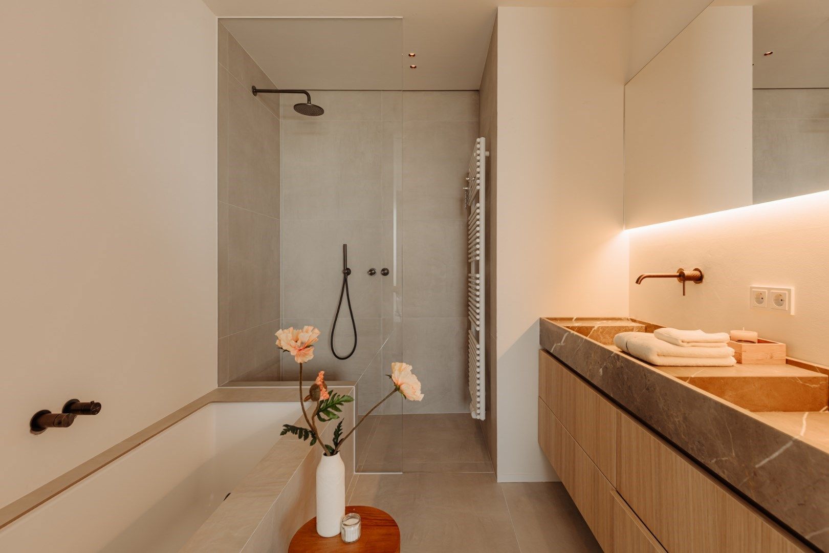 Uiterst smaakvol en top-notch afgewerkt appartement met frontaal zeezicht van het gelijkvloers terras - Residentie Blanke Top foto 16