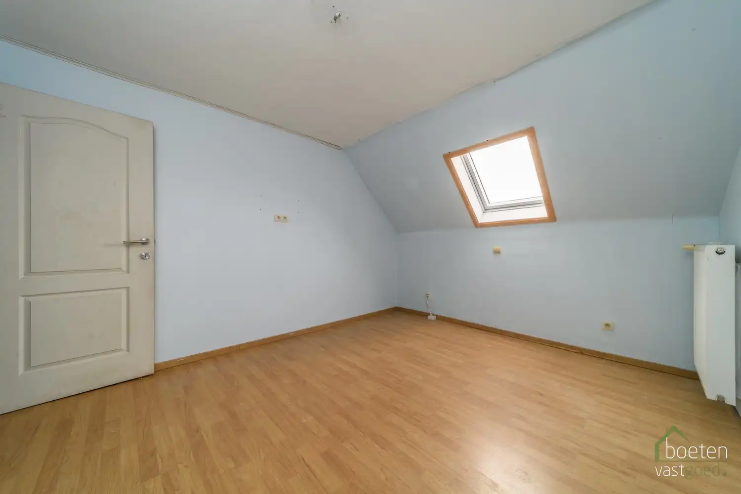 DE PANNE: Gezinswoning met 4 slaapkamers (waarvan 1 gelijkvloers), bureauruimte, 2 badkamers en tuin op 1.250m² totale grondopp. foto 15