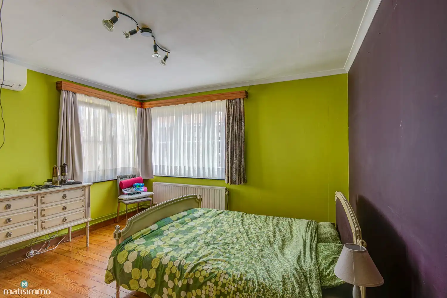 KARAKTERVOLLE EENGEZINSWONING MET 5 SLAAPKAMERS, GARAGE, CARPORT EN TUIN NABIJ HET CENTRUM VAN BILZEN foto 13