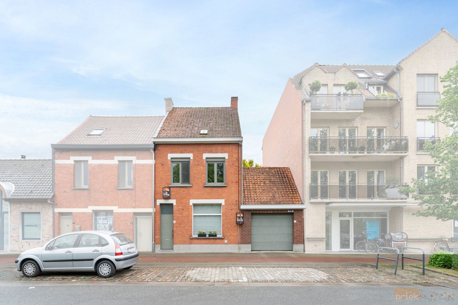 Roeselare : Stadswoning met garage, tuin en terras foto 1