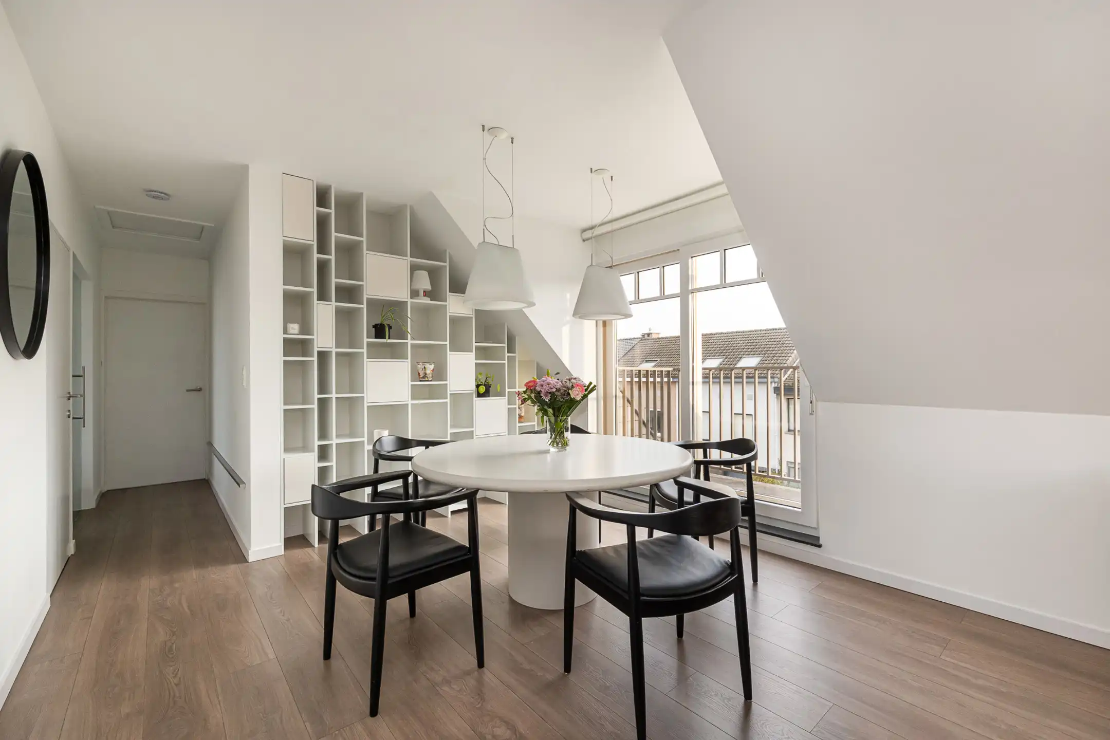 Knap dakappartement met fantastisch terras + garagebox foto 7