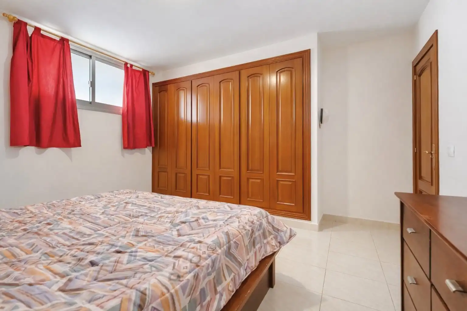 ruim appartement met panoramisch zicht  foto 11