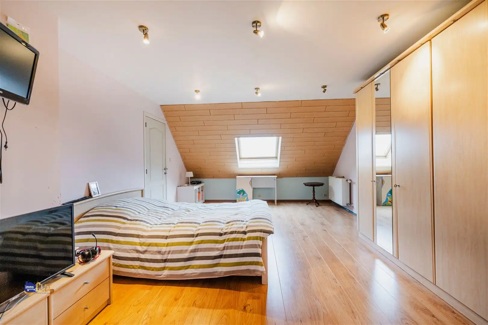 Landelijk villa met veel mogelijkheden in Zepperen foto 16