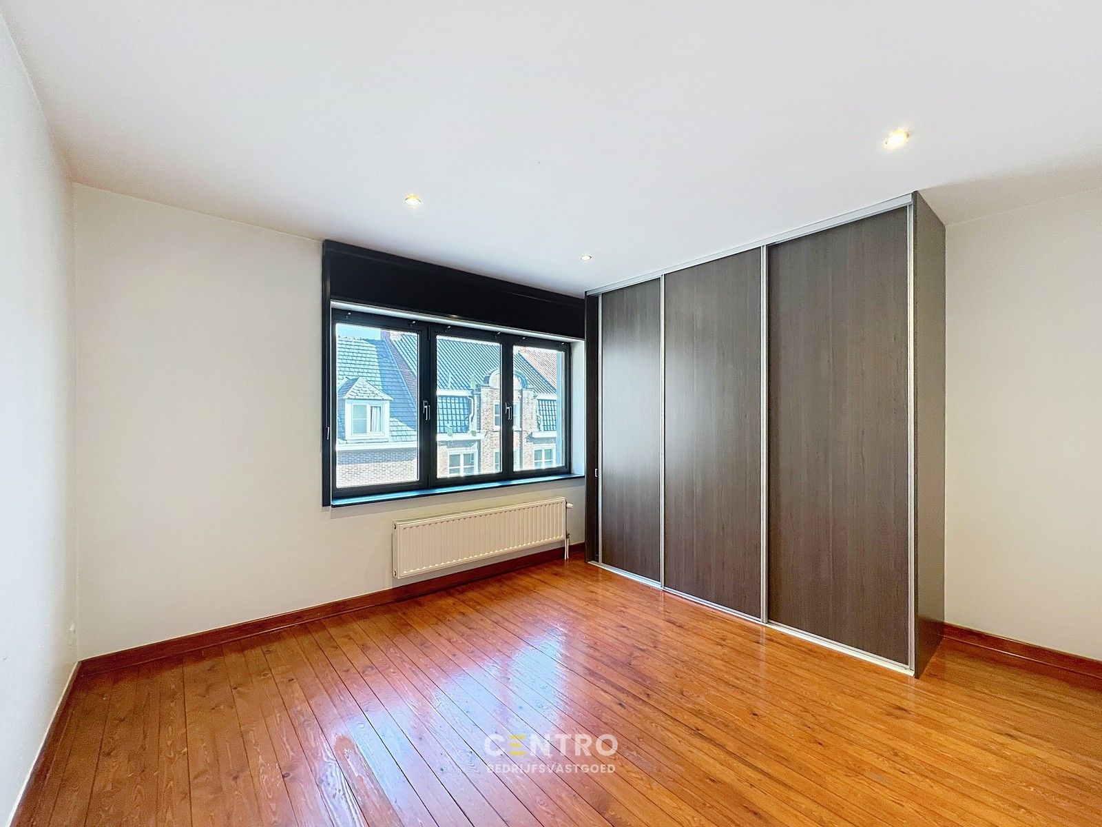 RUIME woning met kantoor/praktijk/winkelruimte van 20m² + ondergrondse GARAGEBOX op COMMERCIËLE ligging te Tielt! foto 30