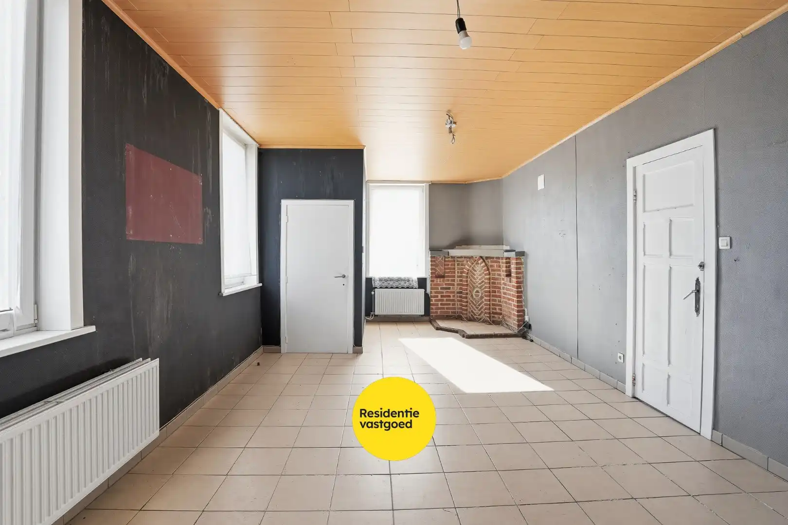 Te renoveren hoekwoning met 3 slaapkamers, tuin en centrale ligging in Ichtegem foto 4