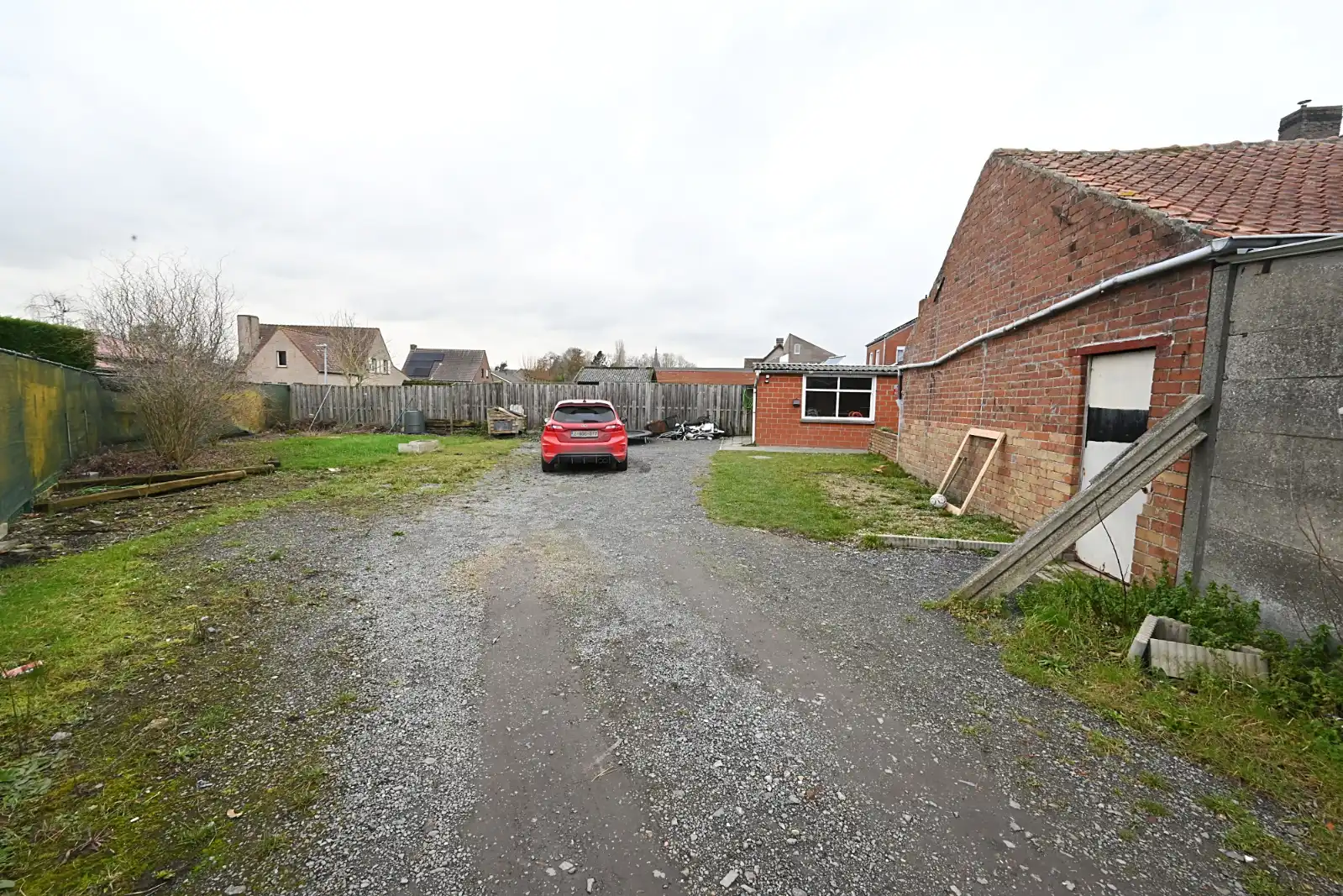 Woning met 3 slaapkamers en 3 garages foto 14
