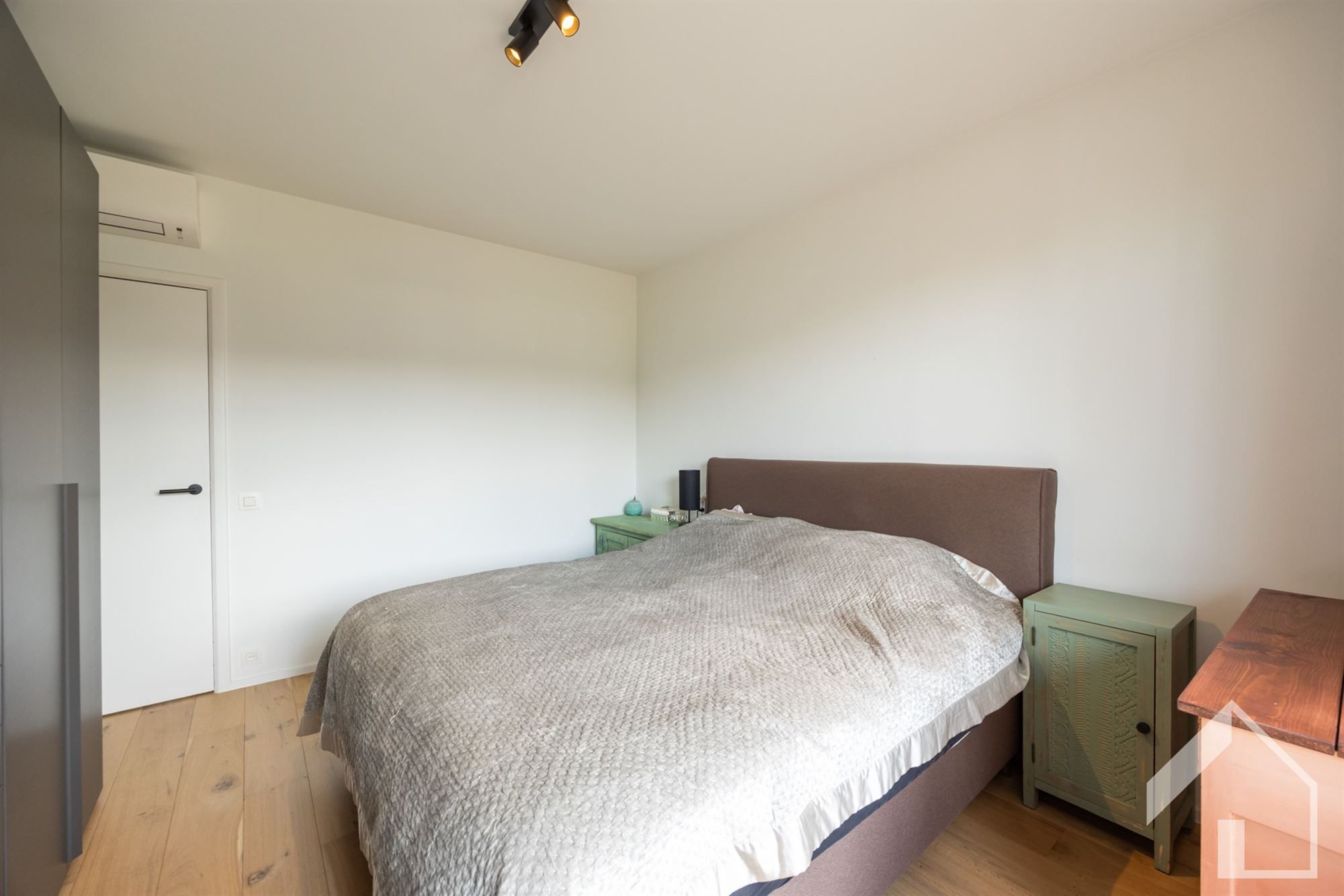 prachtig gerenoveerde 2-slaapkamerappartement foto 10