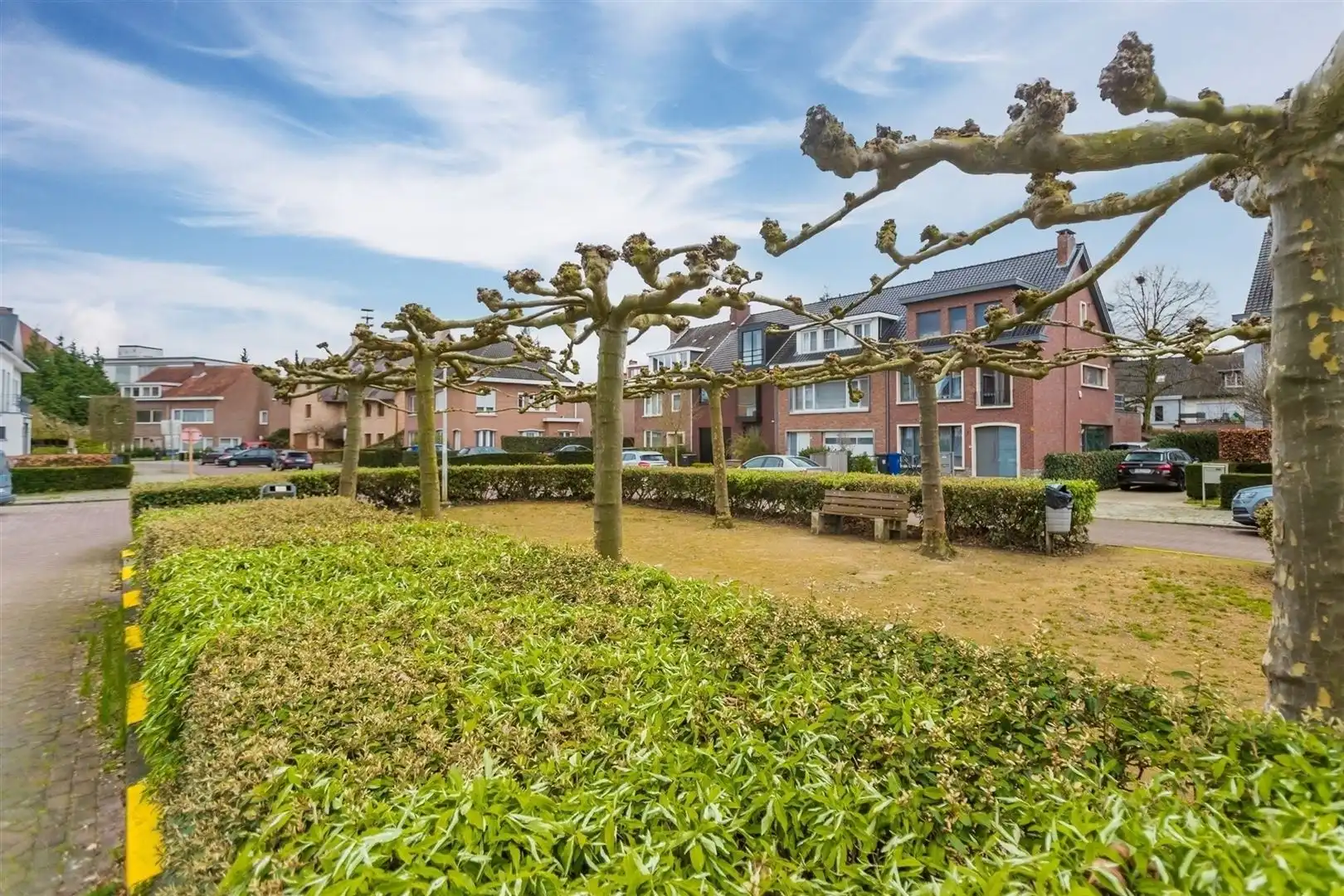 Gerenoveerde woning met vier slaapkamers en garage op rustige locatie foto 17