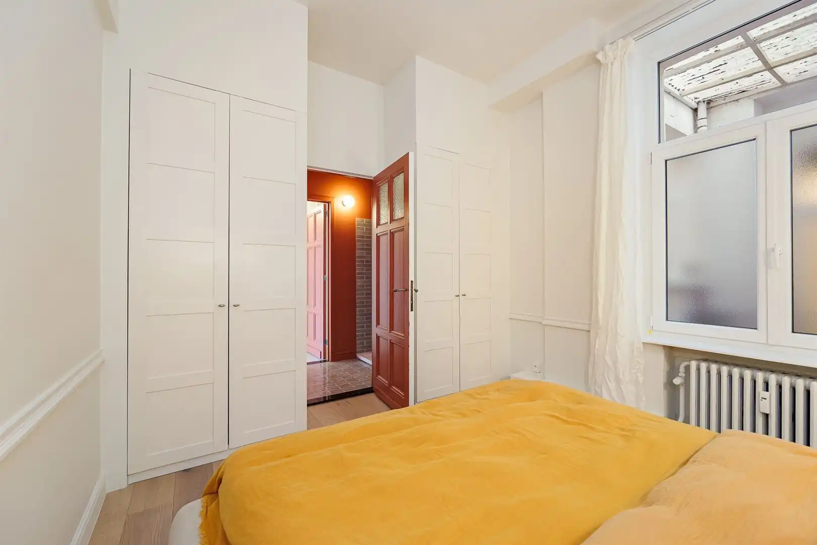 Gerenoveerd 2-slaapkamer appartement foto 11