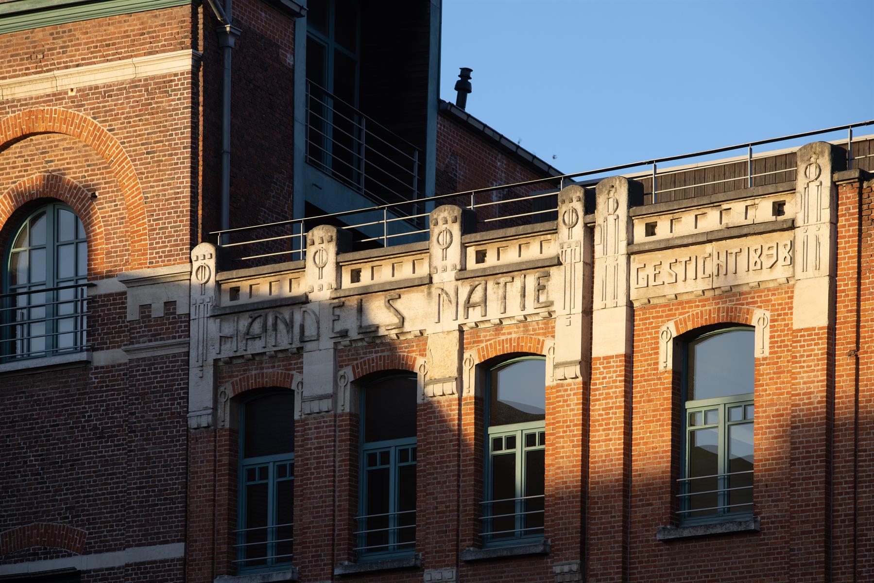 ANTWERPEN - Uniek loft appartement in historisch pakhuis! foto 17