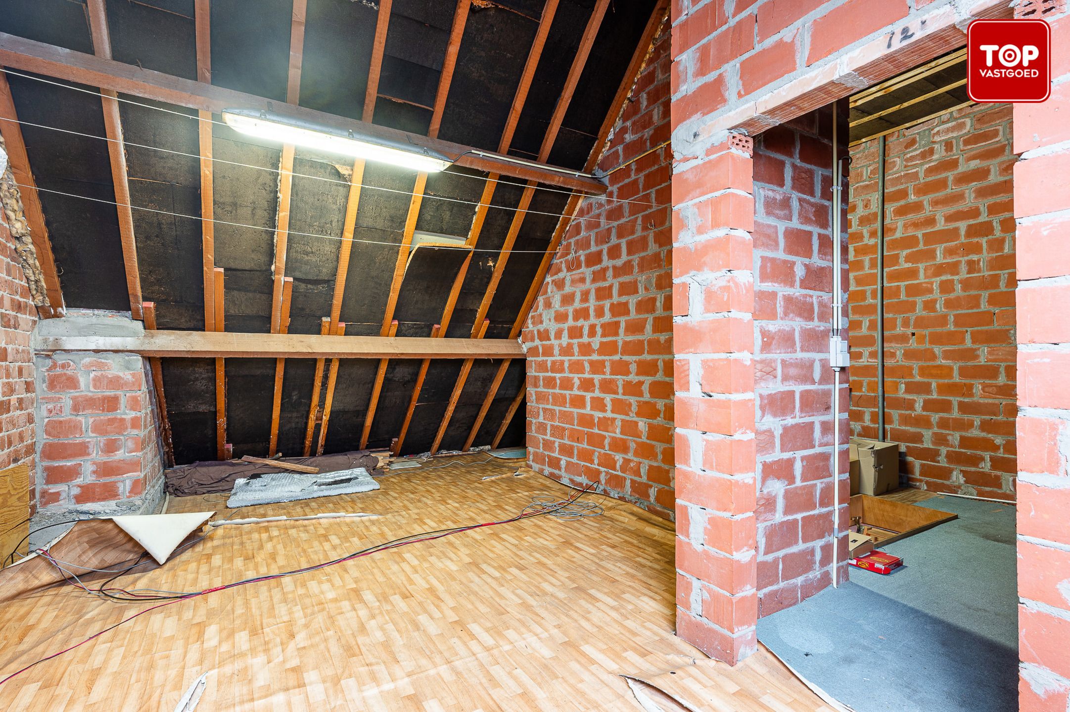 Instapklaar 2 slaapkamer appartement met garage in kleinschalig gebouw foto 16