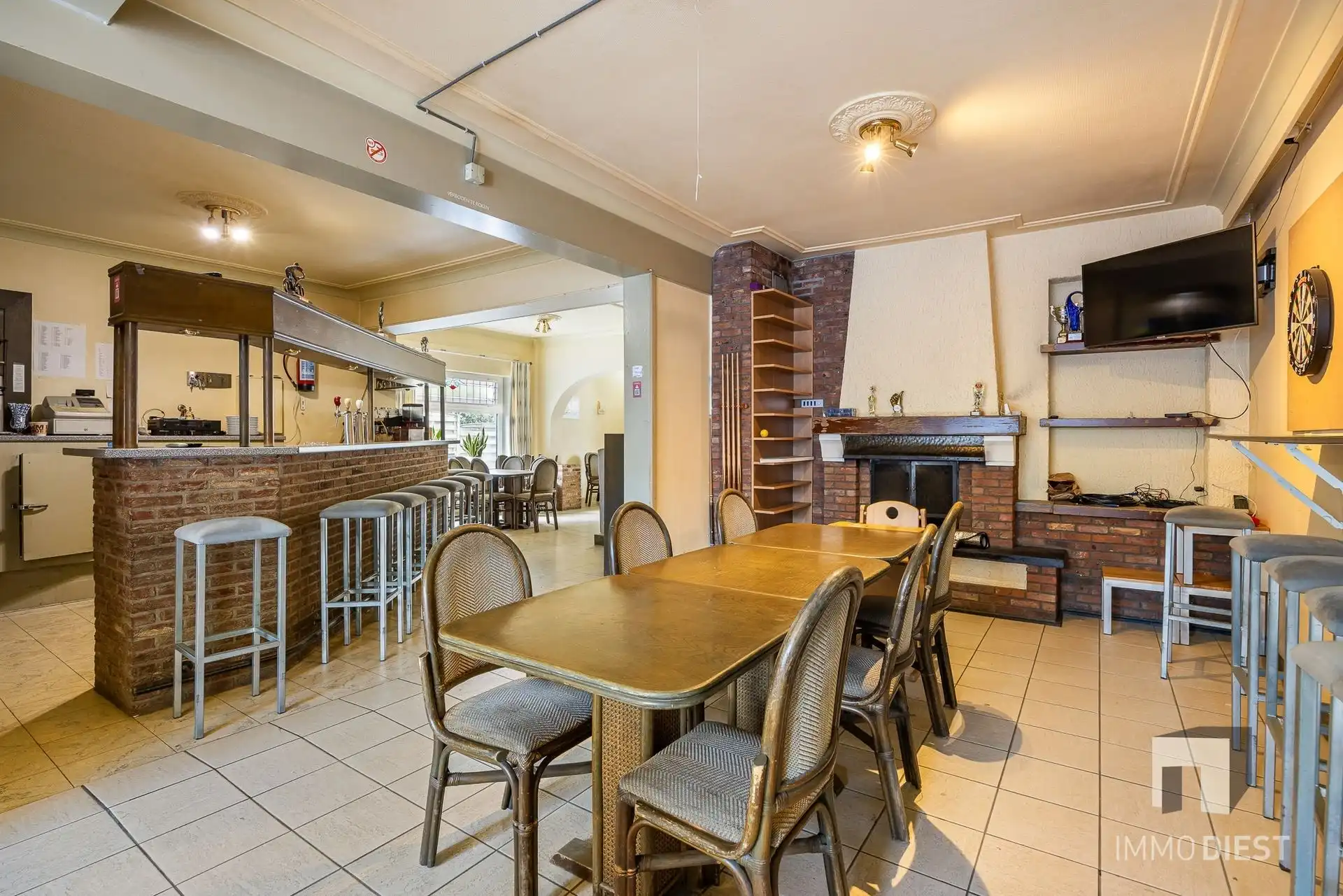 Vroegere café met woning met 4 ruime slaapkamers foto 31