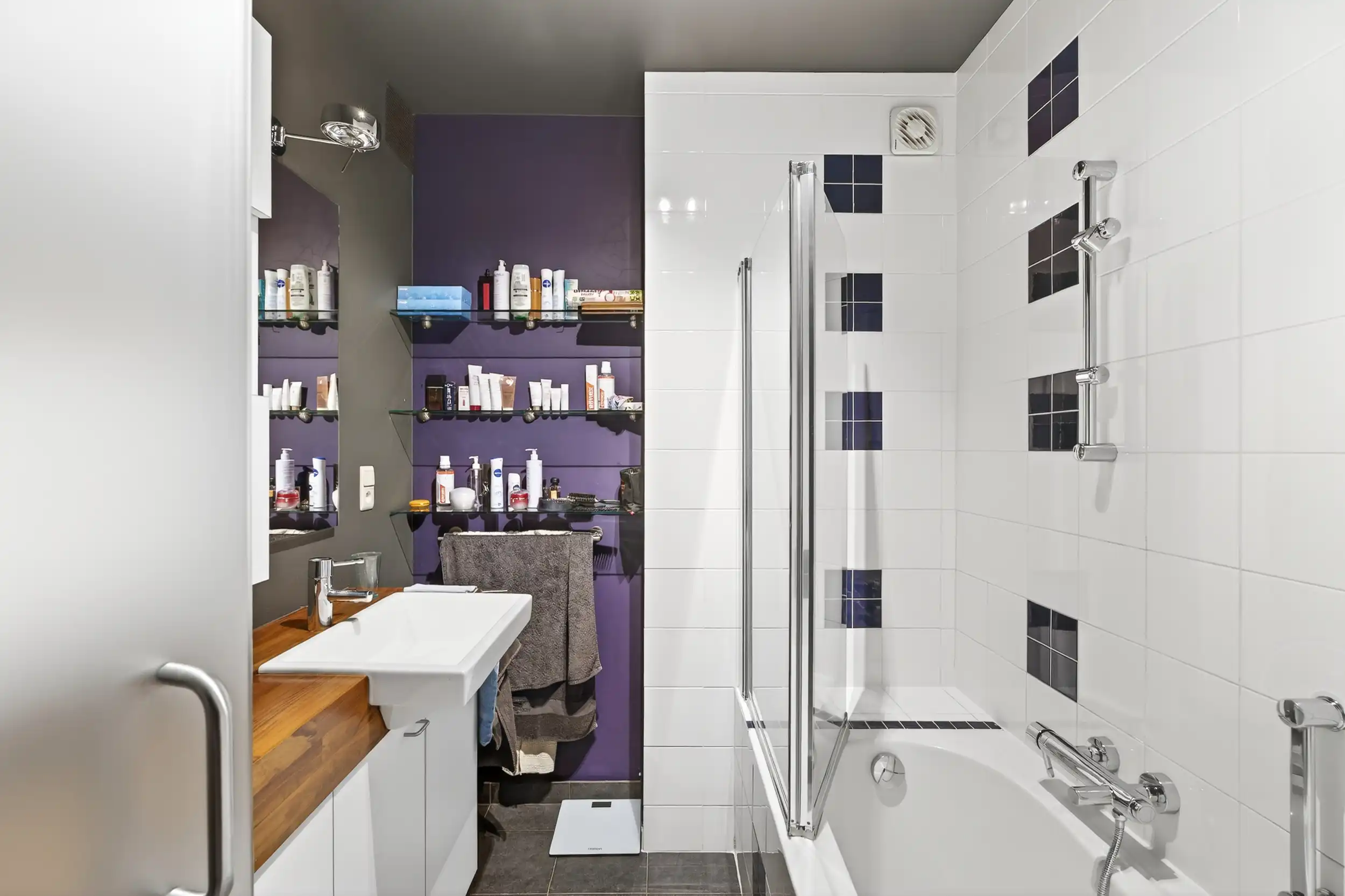 Smaakvol 2 slaapkamer appartement incl. dubbele garagebox foto 14