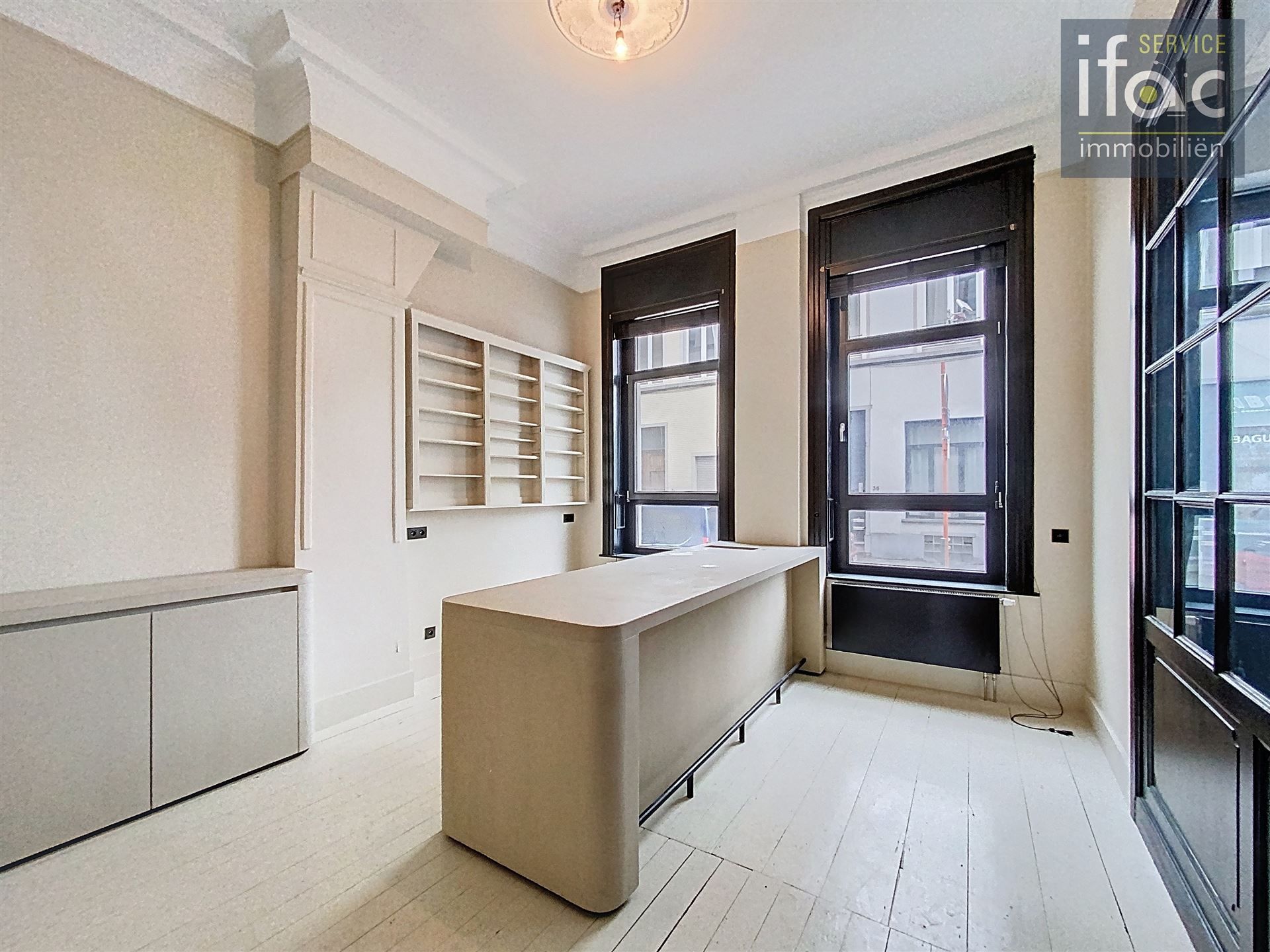 Commerciële ruimte op toplocatie foto {{pictureIndex}}