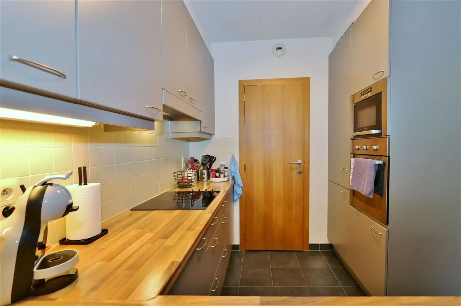 Appartement 3de verdieping met 2 slaapkamers, terras en staanplaats foto 8