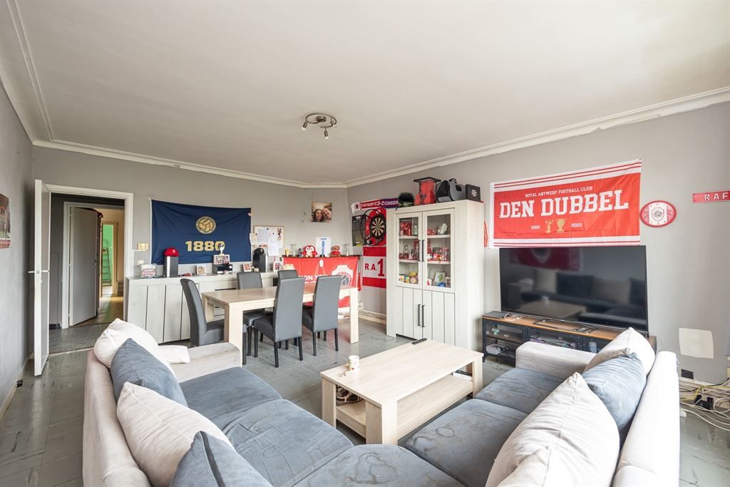 Ruim op te frissen appartement met 3 slaapkamers foto 3