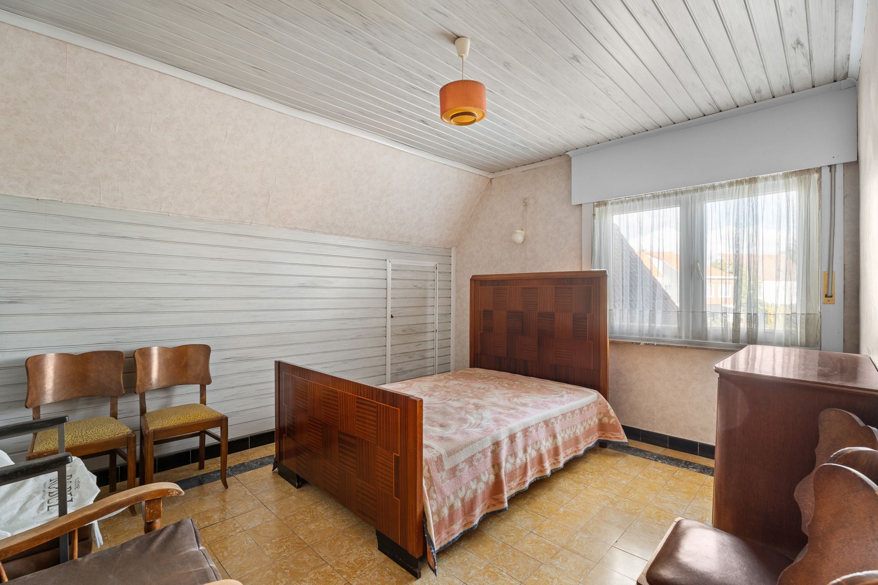 Alleenstaande gezinswoning met tuin en potentieel in Torhout foto 14