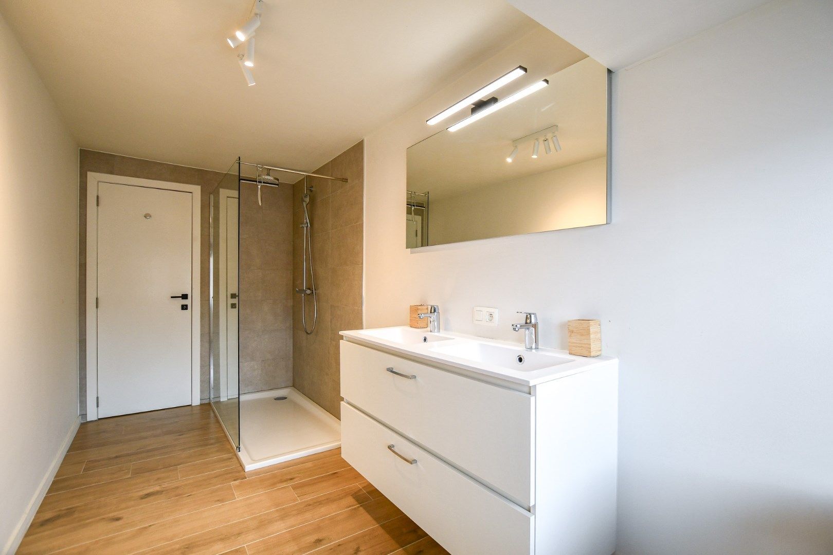 Stijlvol wonen aan zee – energiezuinige woning op topligging in Wenduine foto 18