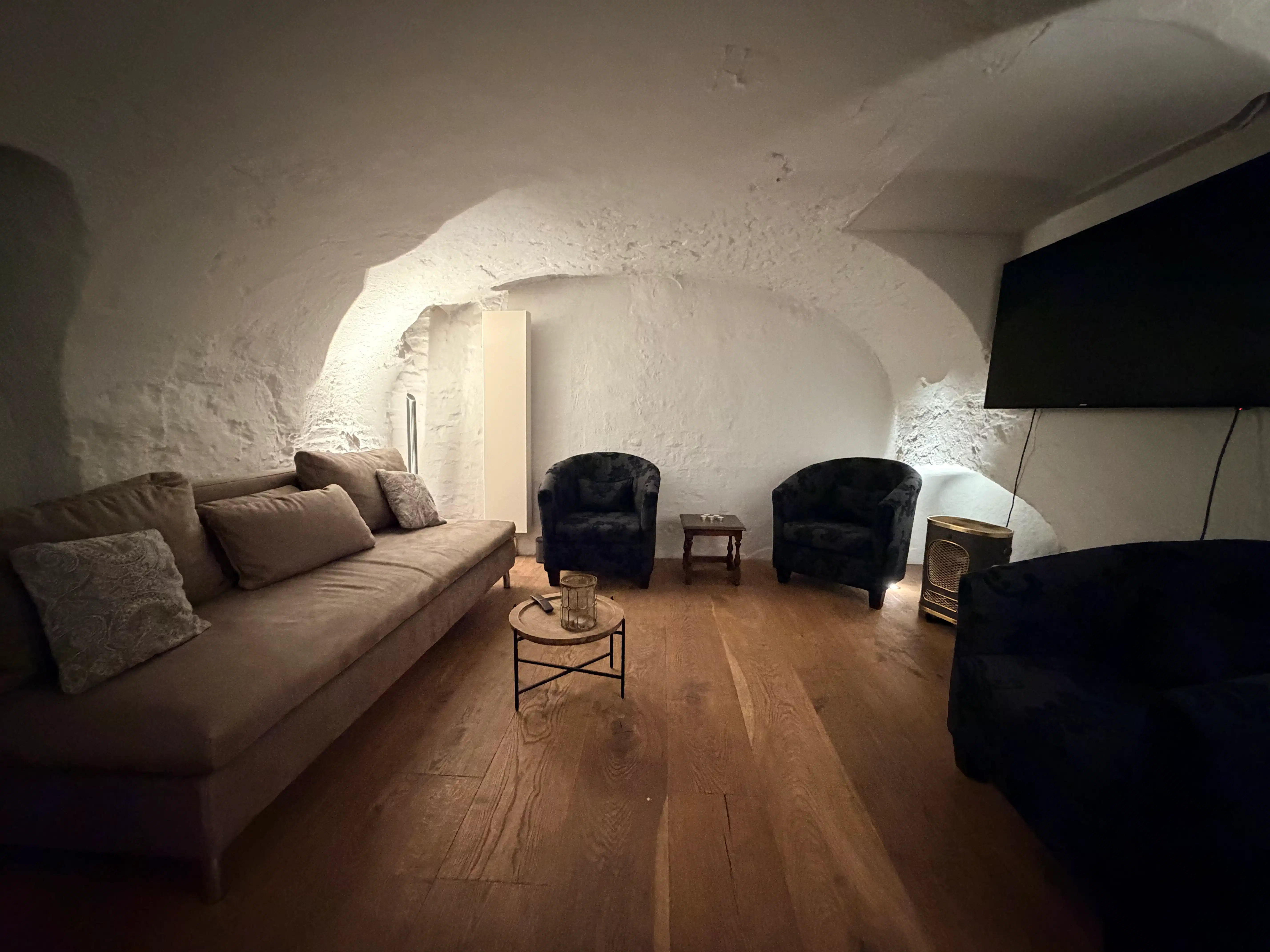 --- NIEUW --- Ideale cohousing woning: high-end gerenoveerde 2-slaapkamerwoning met elk een eigen douche in centrum Gent! foto 2