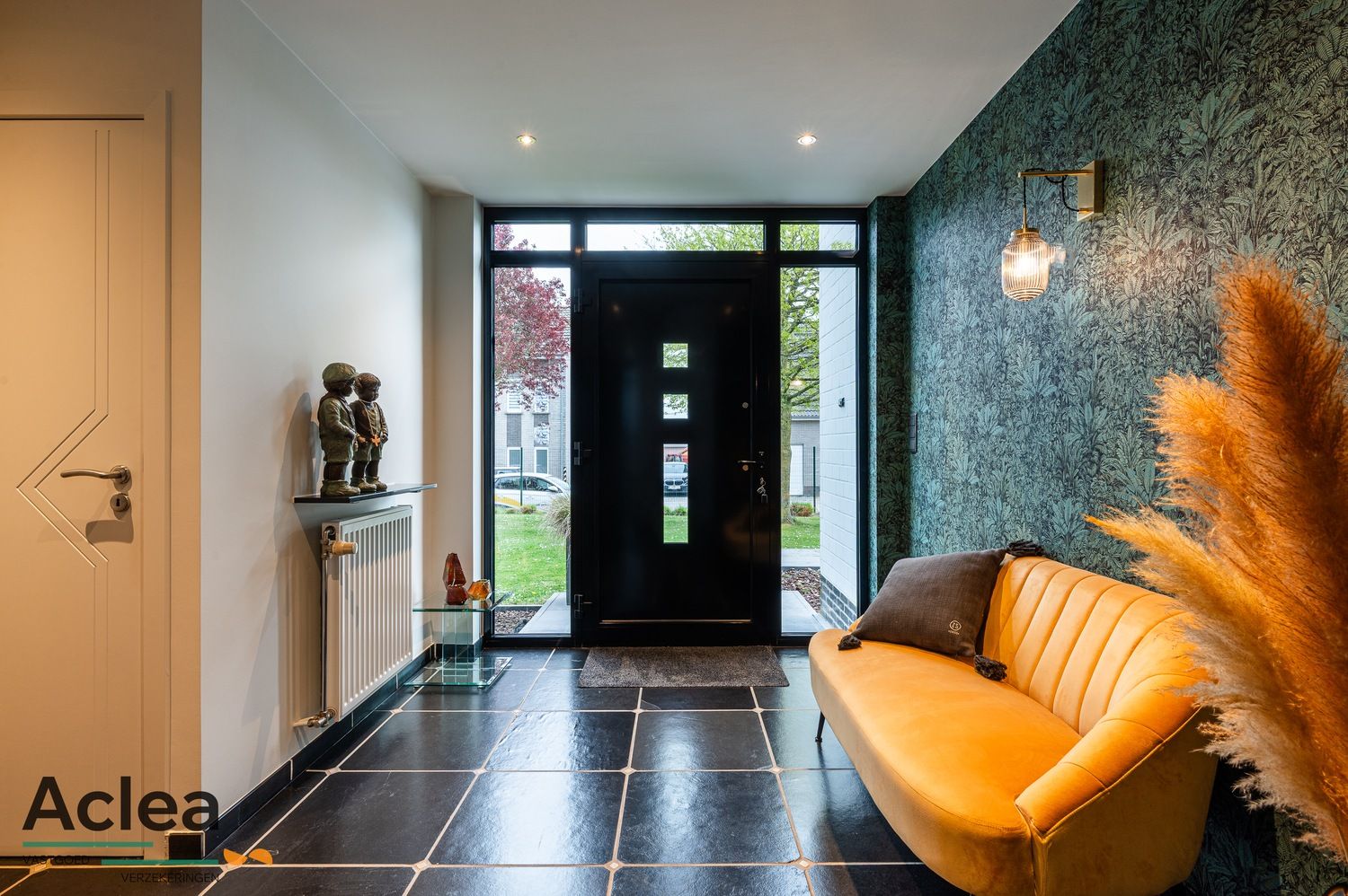 Moderne instapklare villa met zwembad en poolhouse foto 4