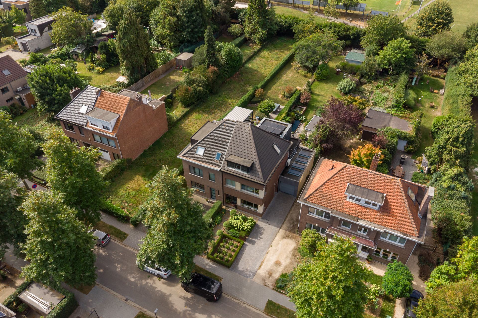 Volledig gerenoveerde gezinswoning met 5 slaapkamers te Kontich foto 36