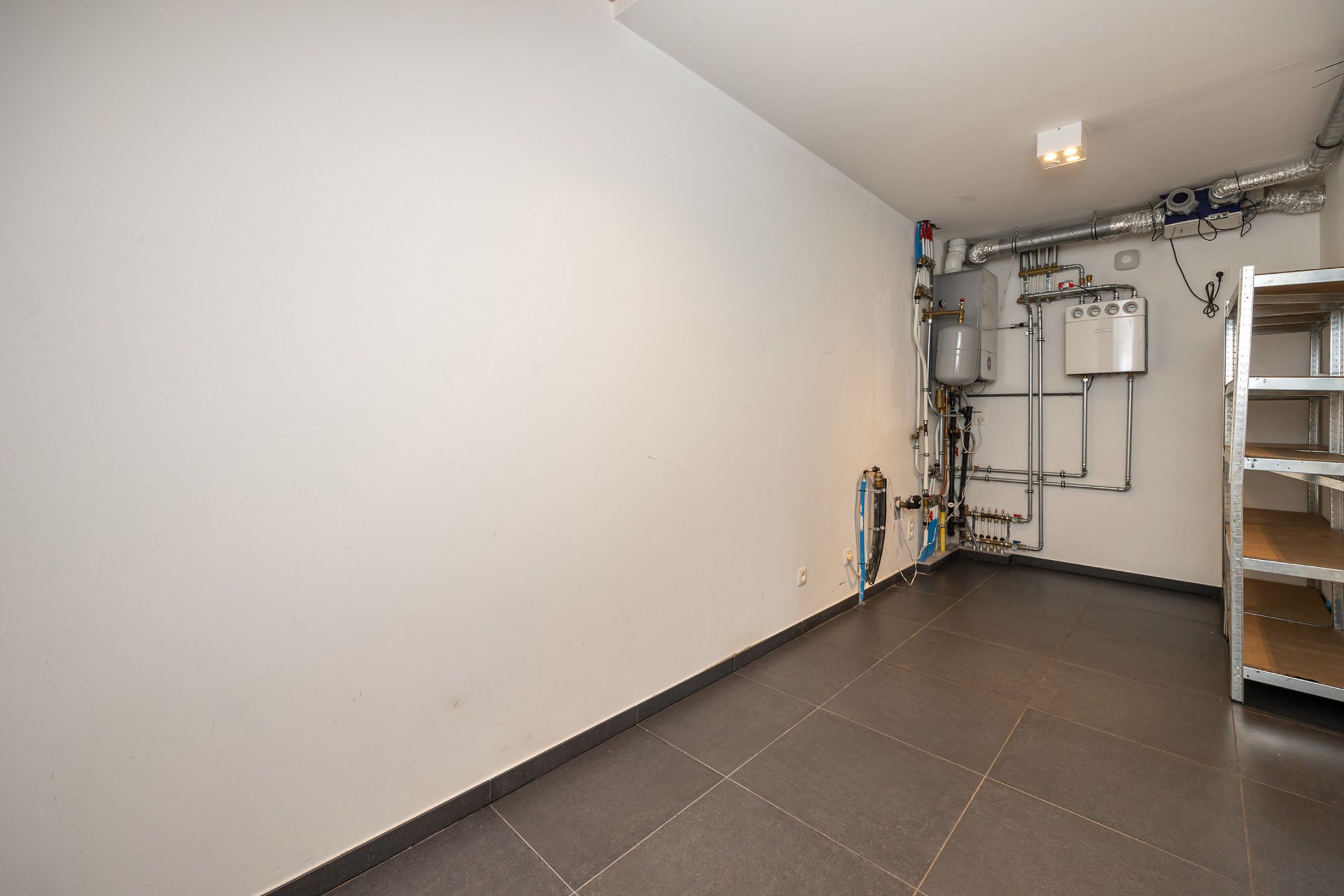 Unieke recente woning in doodlopende straat foto 14