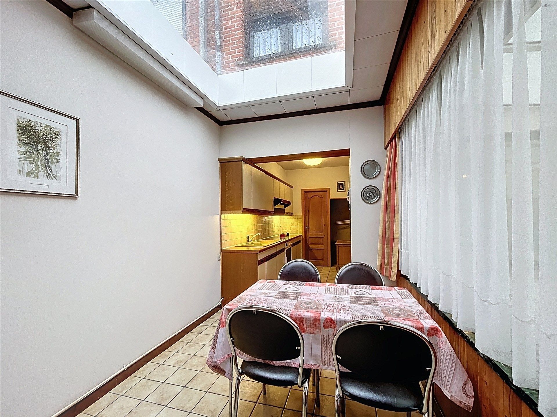 Halfopen bebouwing met 3 slpk & garage op een perceel van 428 m² foto 5